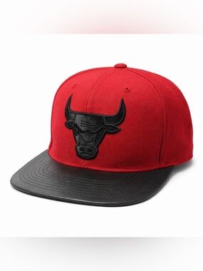 Mitchell & Ness Red and Black NBA Chicago Bulls Snapback Hat